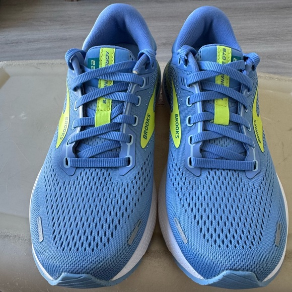 Brooks Adrenaline GTS 22 women’s 7.5 medium (1B) - Picture 1 of 6